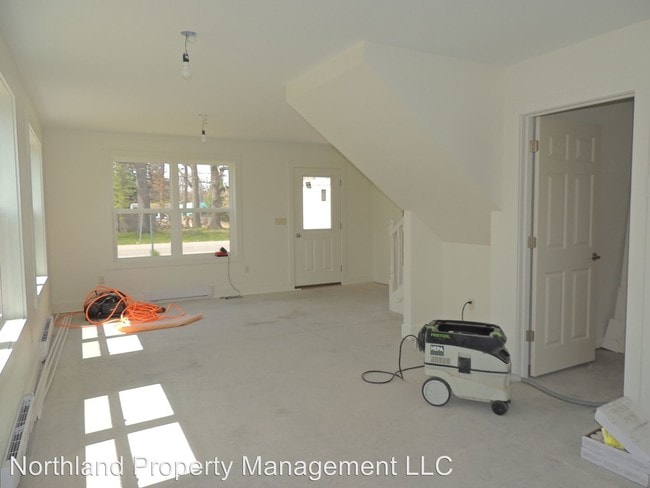 Building Photo - 2 br, 1 bath House - 635 Fern Street