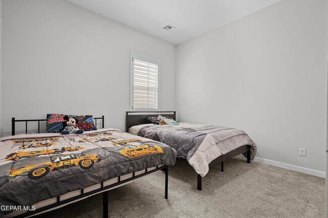 Foto del edificio - 12646 Amesbury