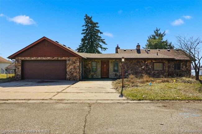 Foto del edificio - 2739 Lakeridge Ave