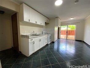 Building Photo - 66-942-942 Kamakahala St