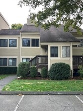 Building Photo - 61 Fox Run