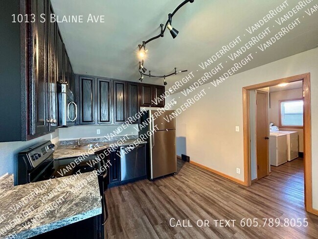 Foto del edificio - Updated 2 Bedroom Duplex!