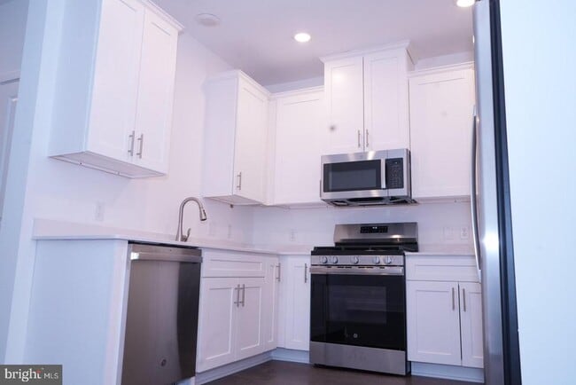 Building Photo - 105 Stoutsburg Blvd