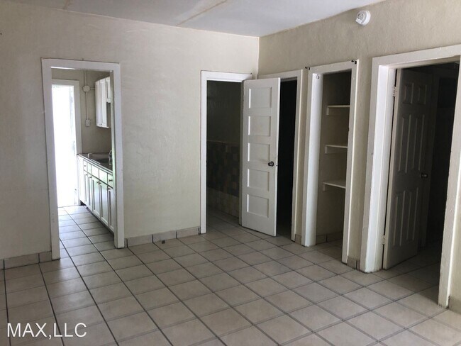 Foto del edificio - 2 br, 1 bath House - 414 NW 14 AVE