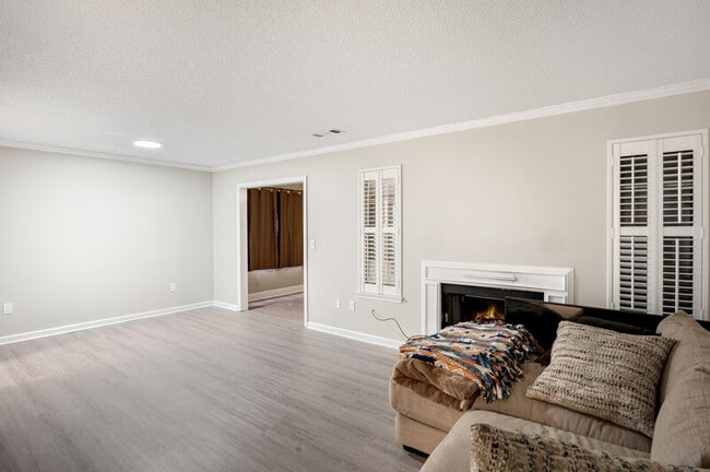 Building Photo - 1658 Grist Mill Dr