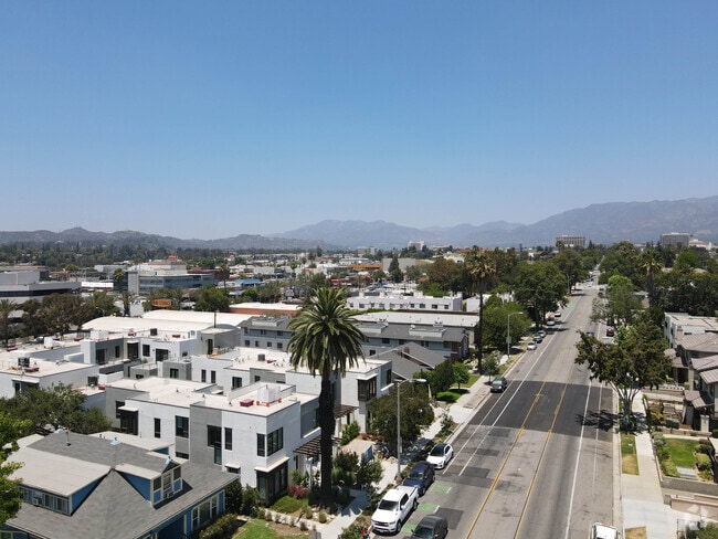 Perspective - 715-725 S Marengo Ave