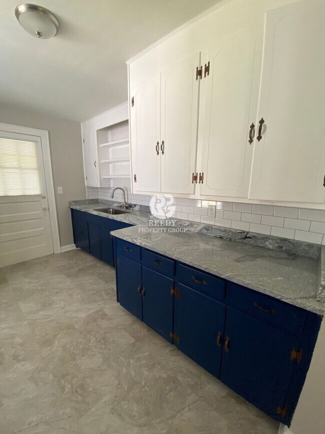 Foto del edificio - Remodeled Beaumont Mill Village Home - Very Cute 2 bed / 1 bath with fully fenced yard!