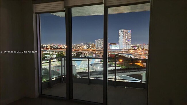 Foto del edificio - 90 SW 3rd St