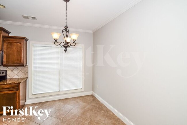 Foto del edificio - 221 Willow View Cir