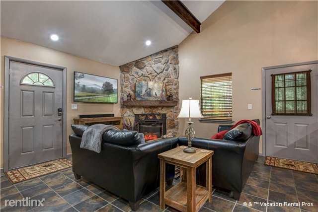 Foto principal - 2265 Lones Branch Ln