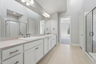 Building Photo - 15822 Pilot Knob Dr