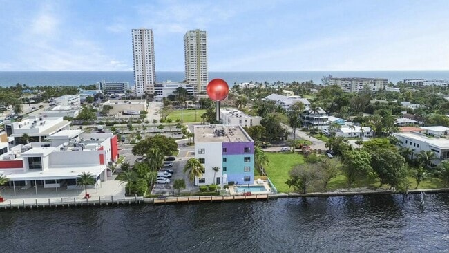 Foto del edificio - 105 S Riverside Dr