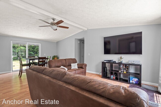Building Photo - 3 br, 2 bath House - 260 Waters Rd