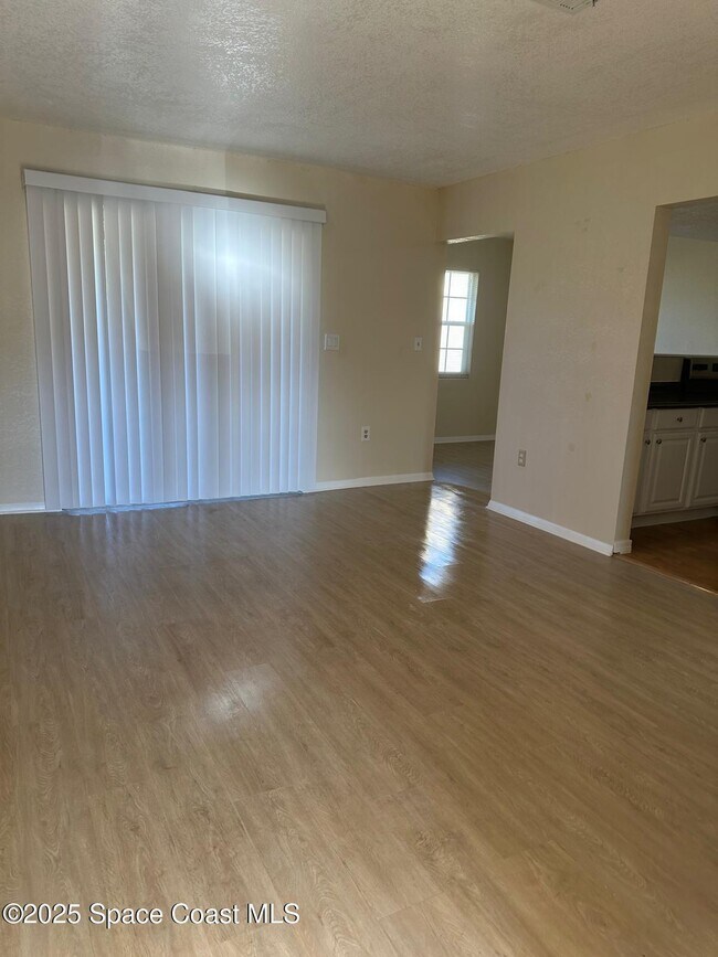 Building Photo - 236 Bristol Ct