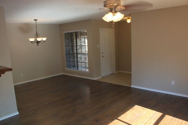 Building Photo - 143 Wildwood Dr