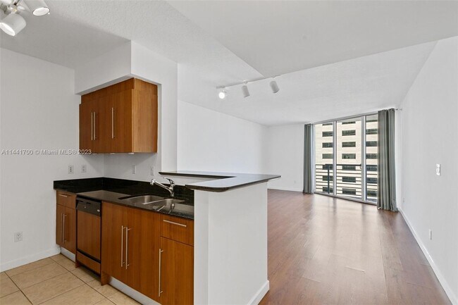 Building Photo - 335 S Biscayne Blvd