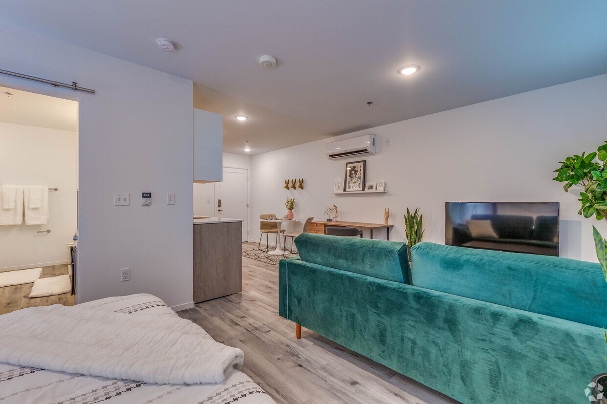 Primary Photo - 2 MONTHS FREE - MAKE YOUR NEW HOME at shar...