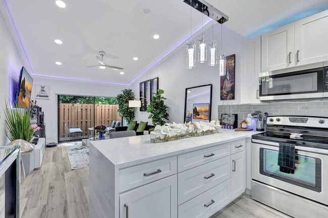 Foto del edificio - 2320 NW 37th Ave