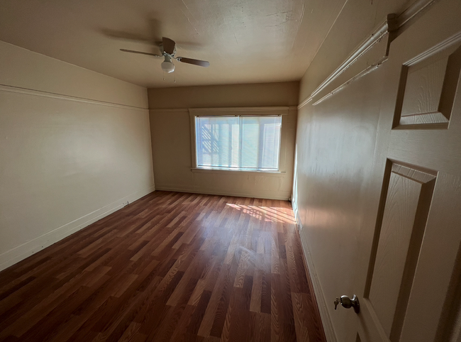 room 1 - 404 23rd St