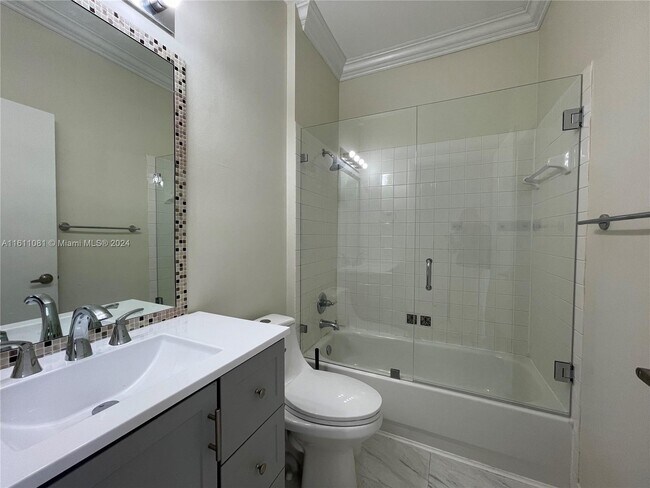 Foto del edificio - 1306 Camellia Cir