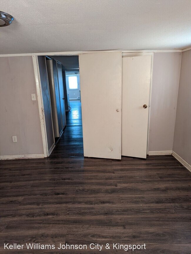 2 br, 1 bath House 225 Emmett St House Rental in Kingsport, TN