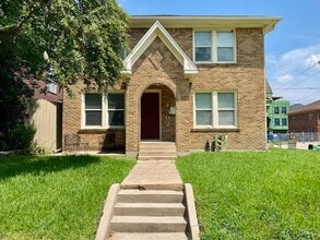 Building Photo - 1302 W Pierce St