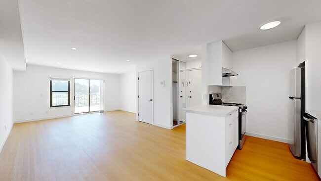 Photo - 2033 Castro St Apartment