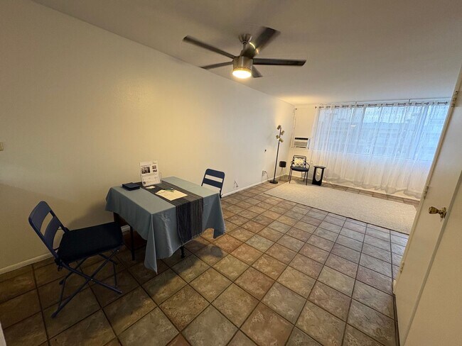 Foto del edificio - Pet friendly! 2 bedrooms, 1.5 bath, 1 park...