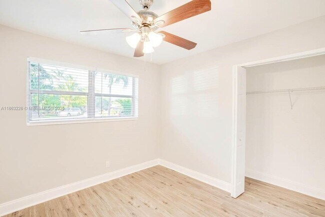 Foto del edificio - 2440 SW 5th Pl