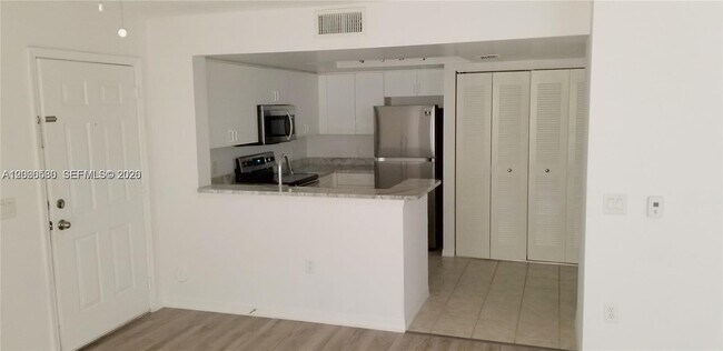 Foto del edificio - 4195 N Haverhill Rd