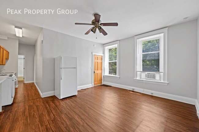 Foto del edificio - 494 Riddle Rd