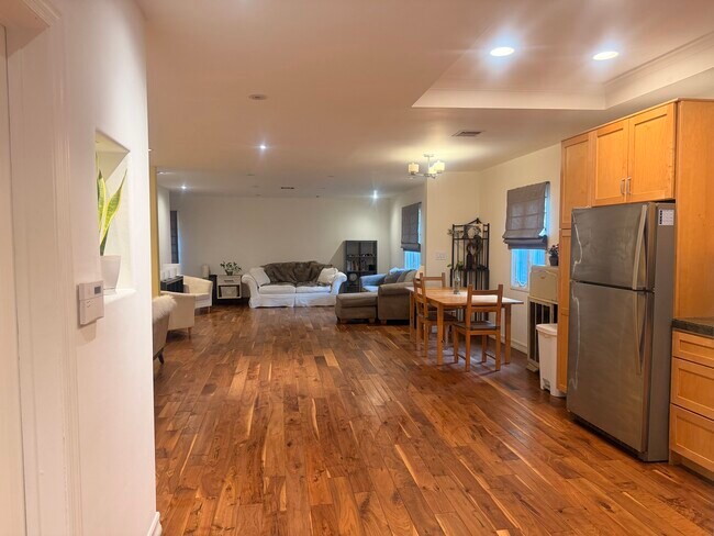 Foto del edificio - 22453 Clarendon St