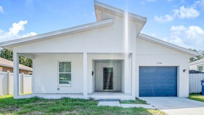 Building Photo - Modern Elegance in St. Petersburg: Newly B...