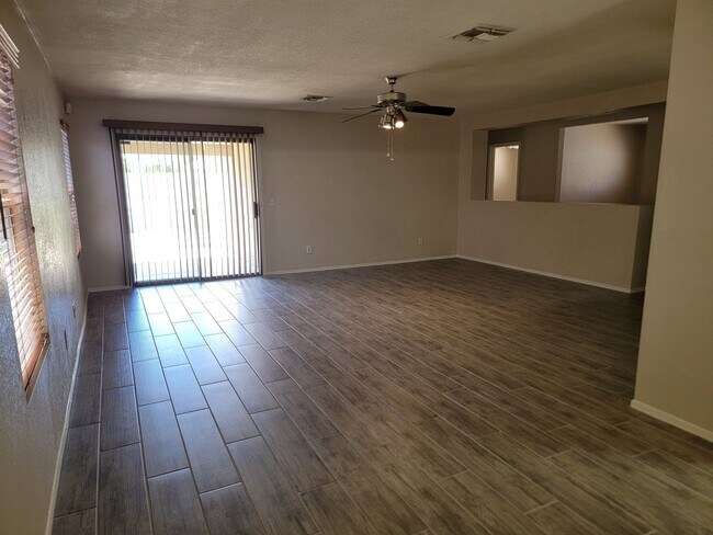 Building Photo - 15676 W Caribbean Ln