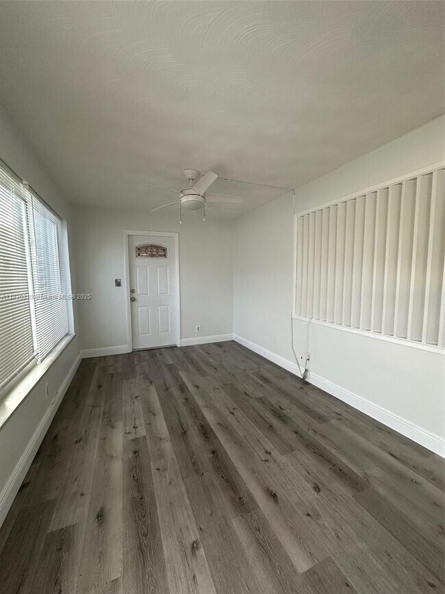 Foto del edificio - 116 SE 9th Ct
