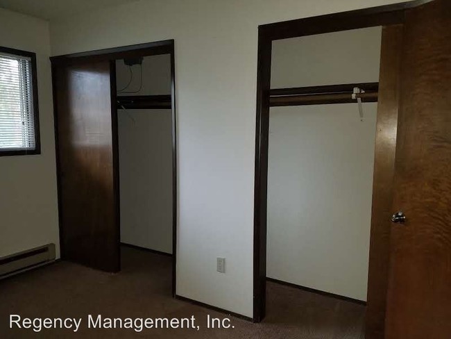 Building Photo - 2 br, 1 bath Apartment - 13970 SW Allen Blvd.