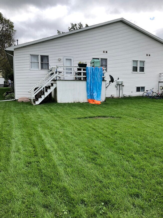 Backyard with deck - 109 Woodview Dr