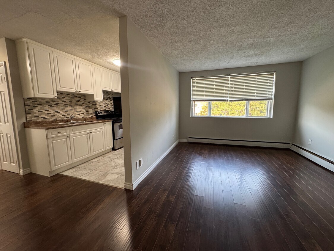 Primary Photo - 2 bedroom apartment