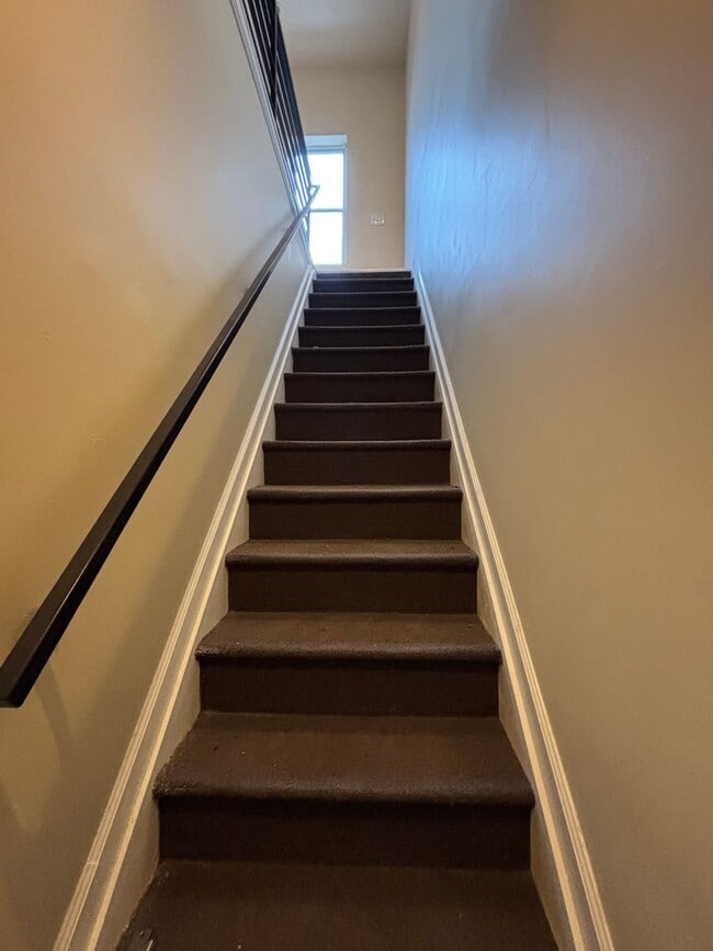 Building Photo - 2113 E Huntingdon St