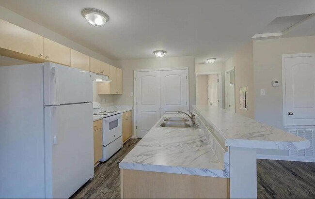 Foto del edificio - 214 Poplar St