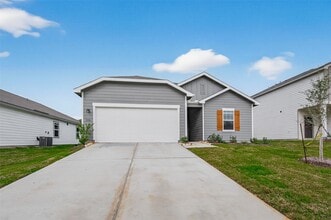 Building Photo - 31334 Gayle Prairie Oaks St