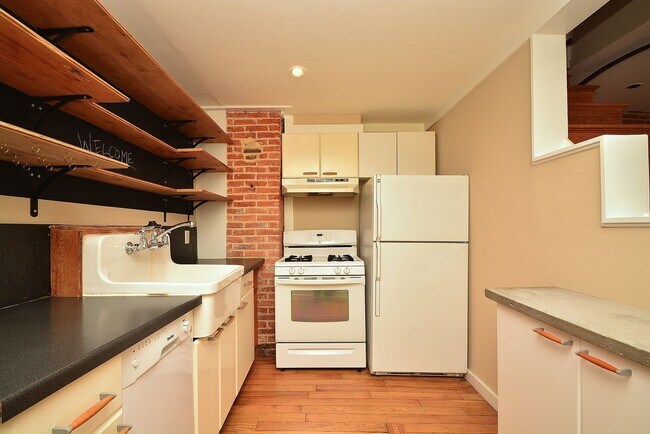 Foto del edificio - Downtown Federal Hill Location, historic 2...