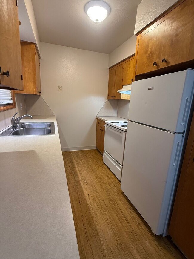 Foto del edificio - 1/2 off 1st month's Rent!  Charming Two Bedroom !!