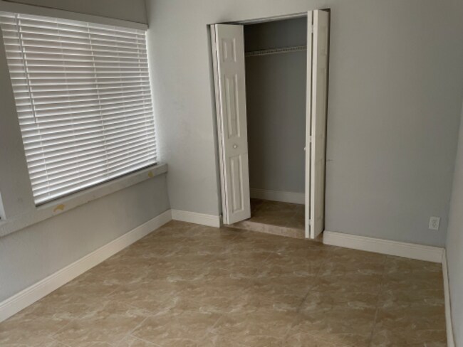 Foto del edificio - 4915 44th Ave N