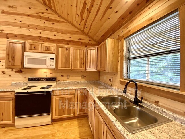 Foto del edificio - 299 Deer Creek Dr W