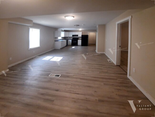 Building Photo - Spacious 4 Bed, 3 Bath Rental Home in Desi...