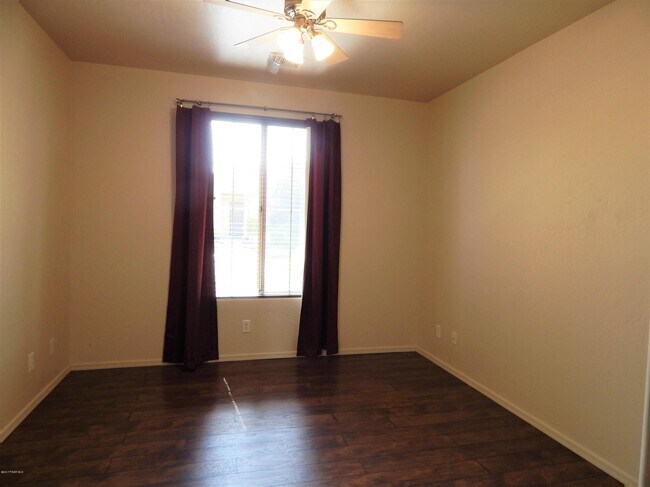 Foto del edificio - 1149 Hobble Strap Ln