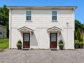 Building Photo - 5973-5973 Peco Ln