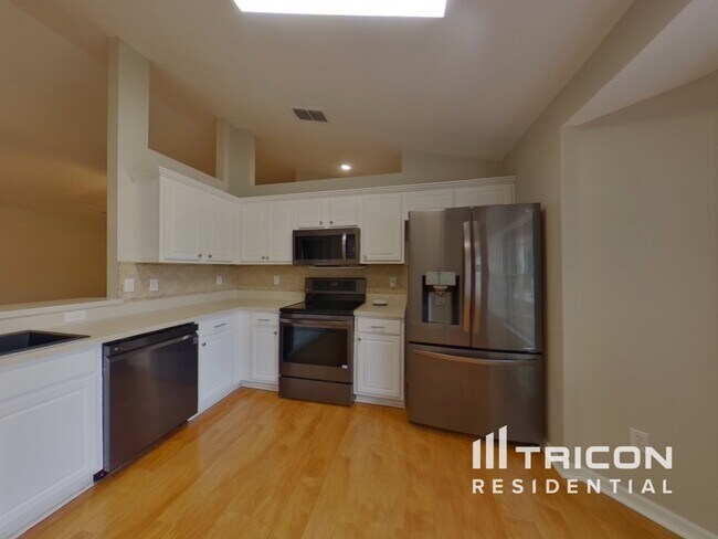 Building Photo - 537 Gentle Breeze Drive Minneola FL