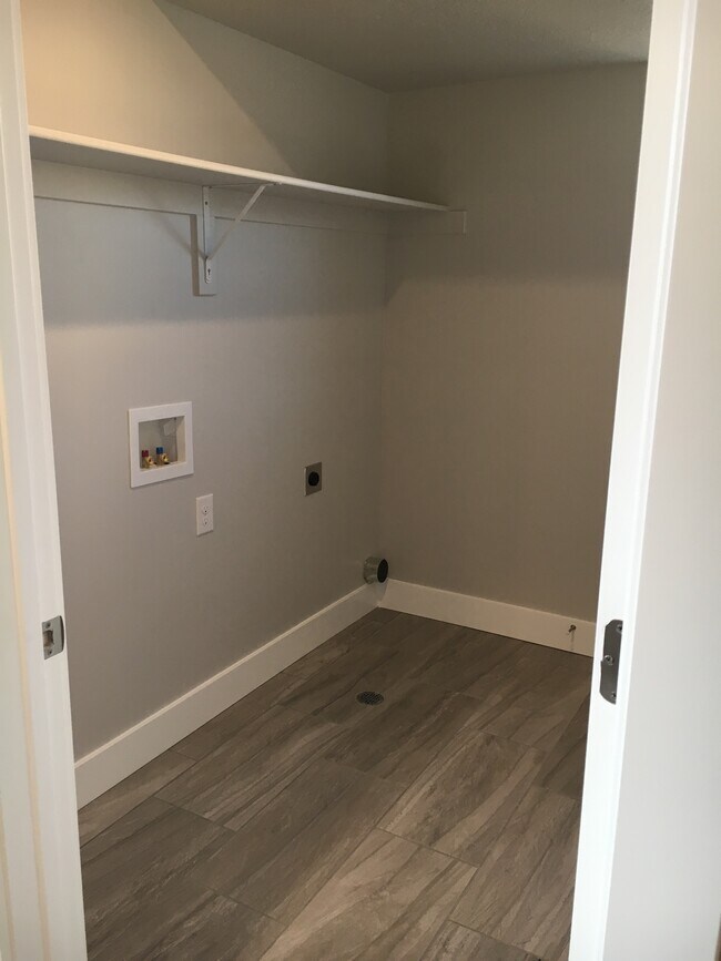 2nd floor Laundry - 3224 W 2400 N